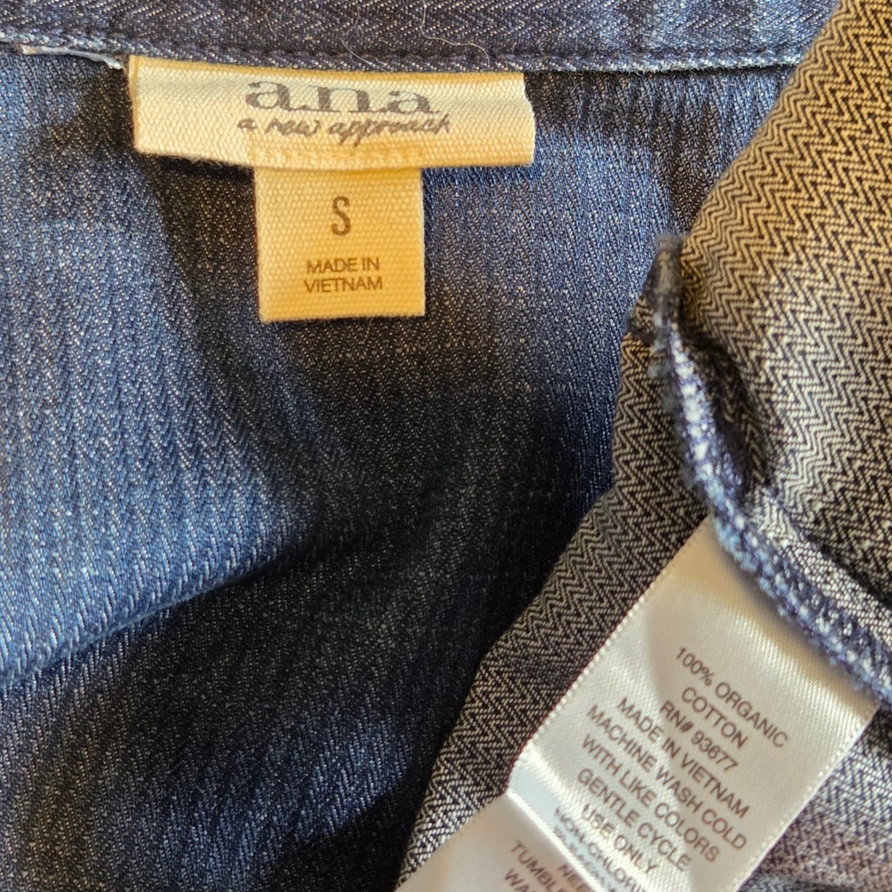 a.n.a Denim Shirt Women Small Dark Wash Western‎ Pearl Snap Organic Cotton NWT - Picture 5 of 8